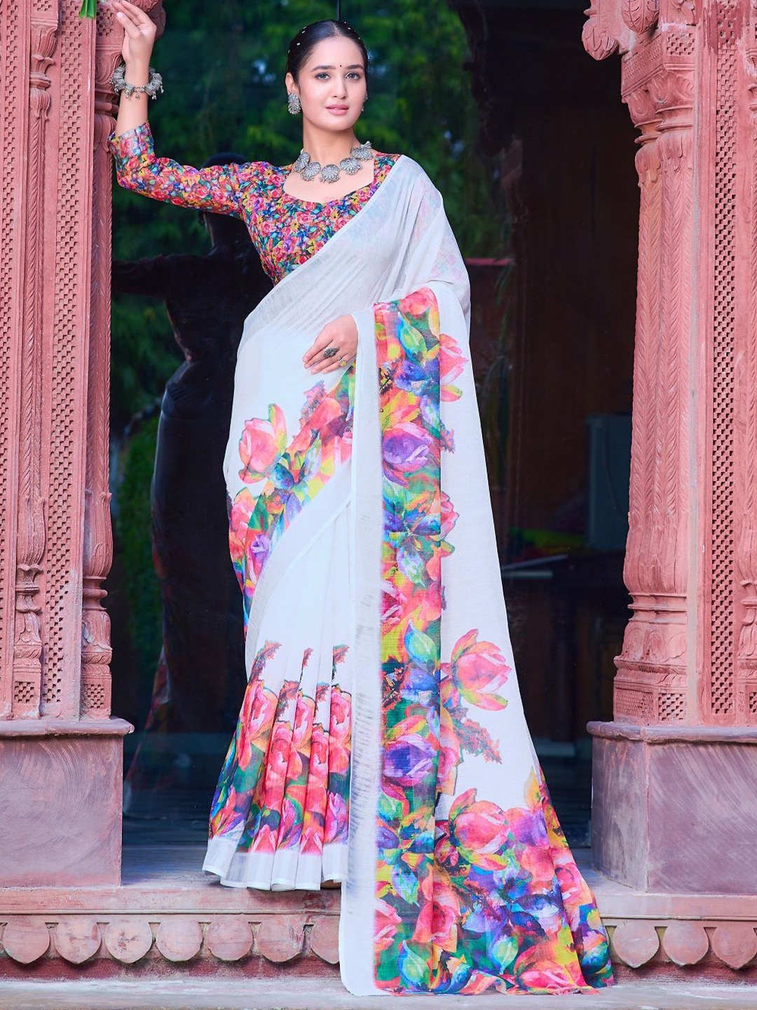 

Sarvada Floral Printed Pure Cotton Saree, White
