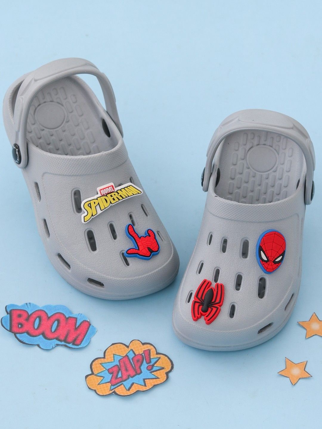

Yellow Bee Boys Self Design Clogs, Grey