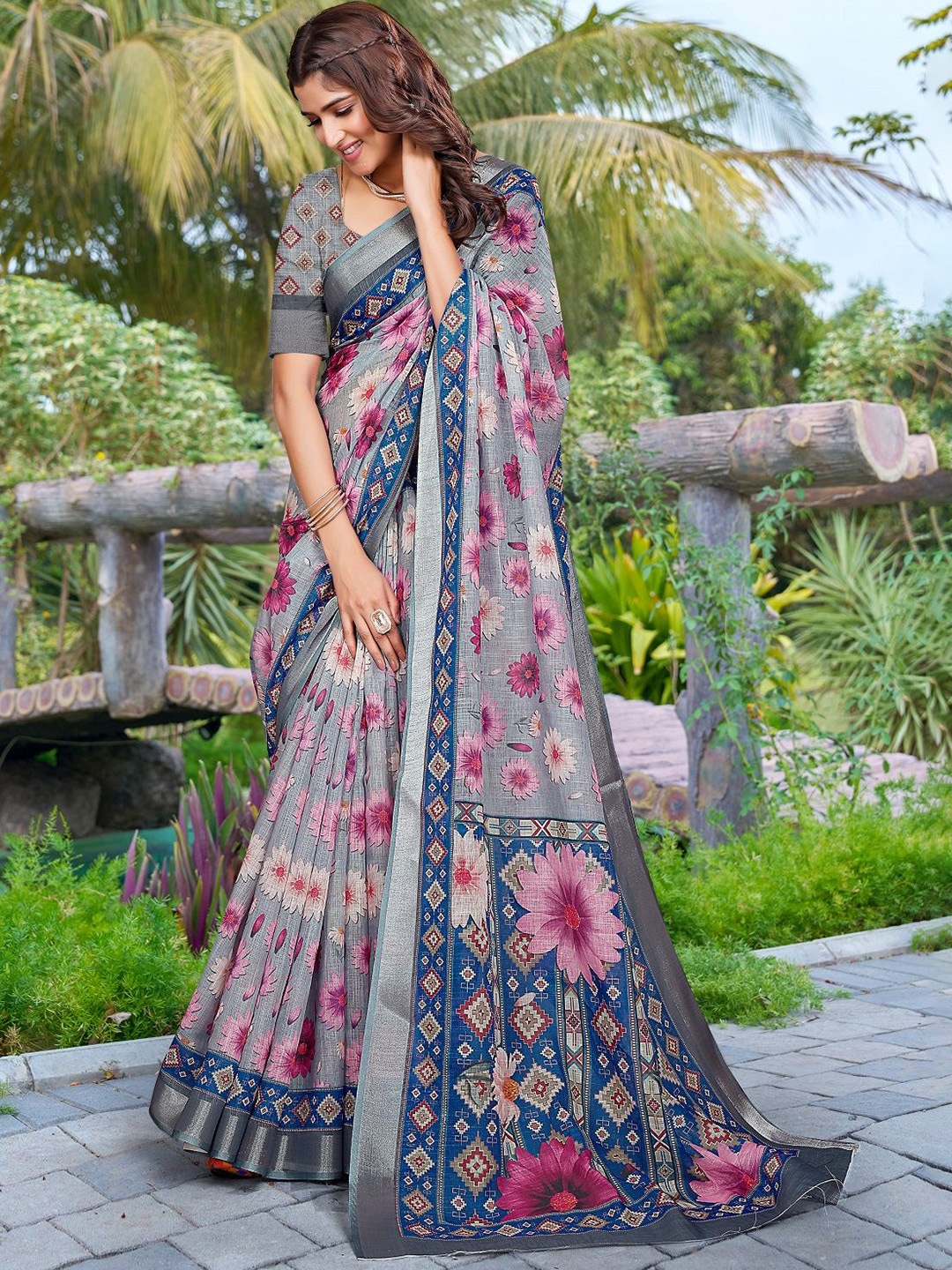 

Mitera Floral Printed Zari Pure Cotton Saree, Grey