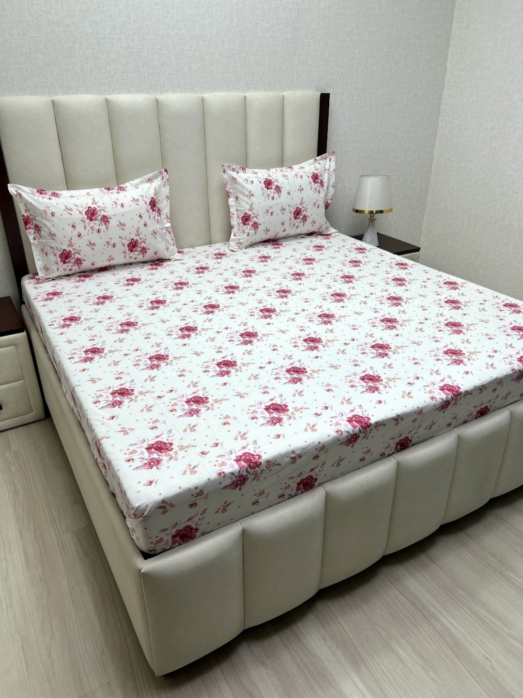 

Pure Decor White & Pink Floral Printed 180 TC Cotton King Bedsheet 2.74 m x 2.74 m