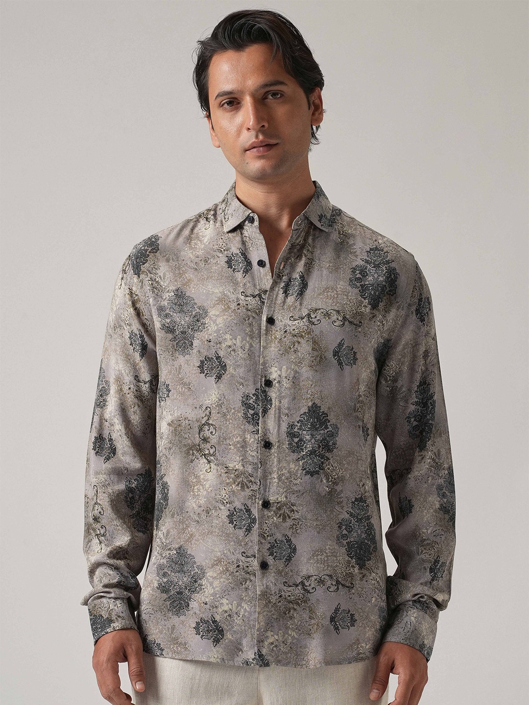 

Banana Club Men Classic Slim Fit Floral Printed Casual Shirt, Grey