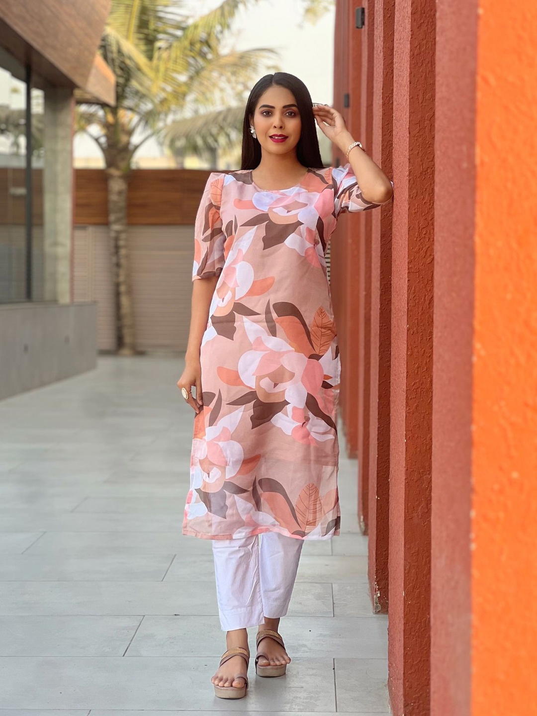 

BINDUDI Women Printed straight Kurta, Peach
