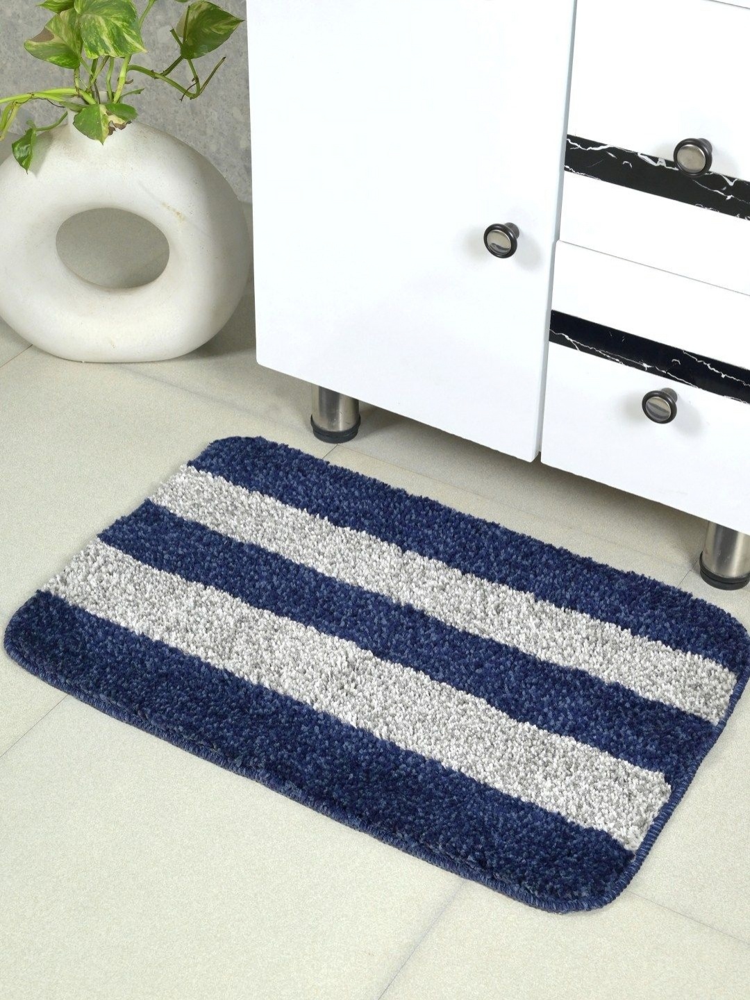 

Saral Home Blue & Grey Microfiber Anti Slip Bath Rug