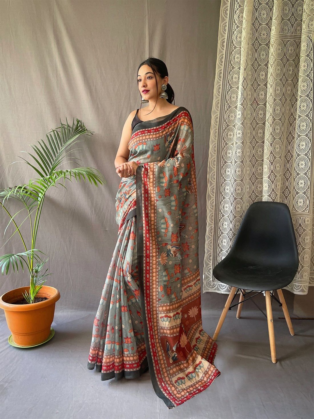 

Mitera Floral Printed Pure Cotton Saree, Grey