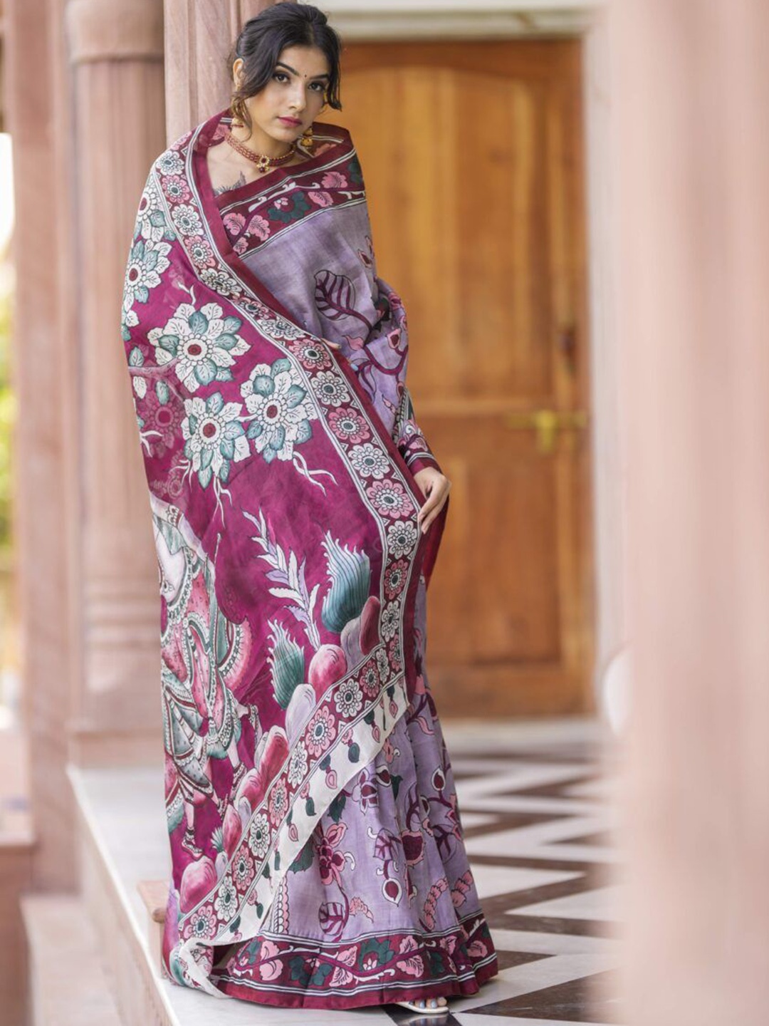 

Sarvada Floral Printed Pure Cotton Saree, Burgundy
