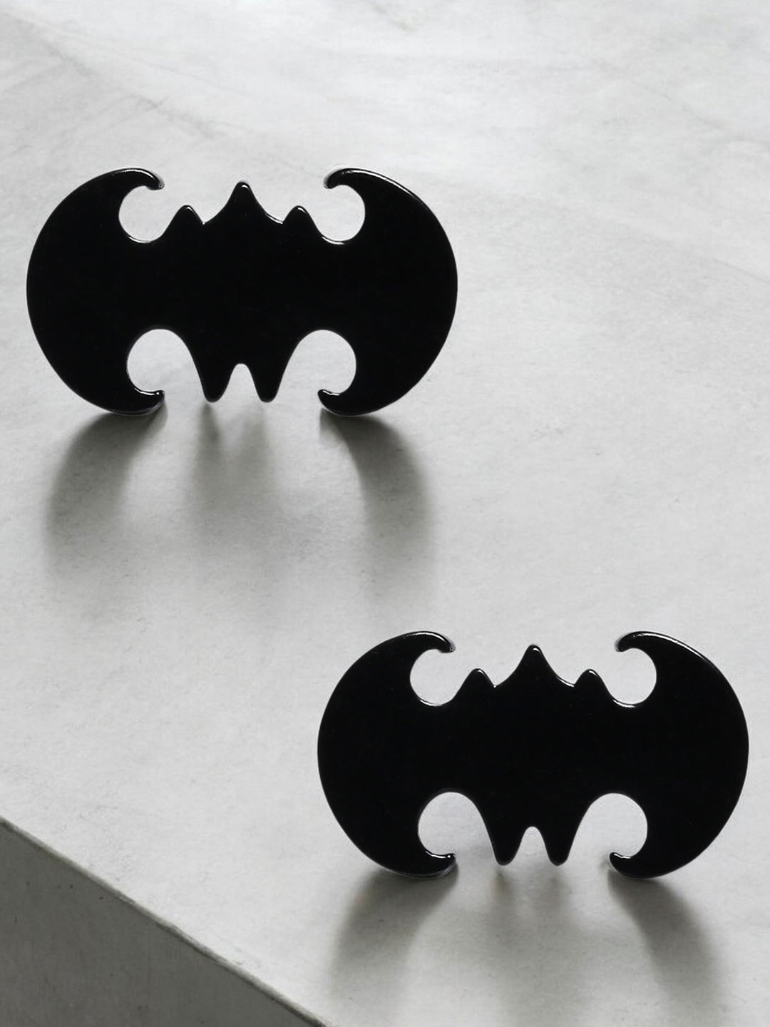 

The Roadster Lifestyle Co Men Bat Animal Shaped Stud, Black
