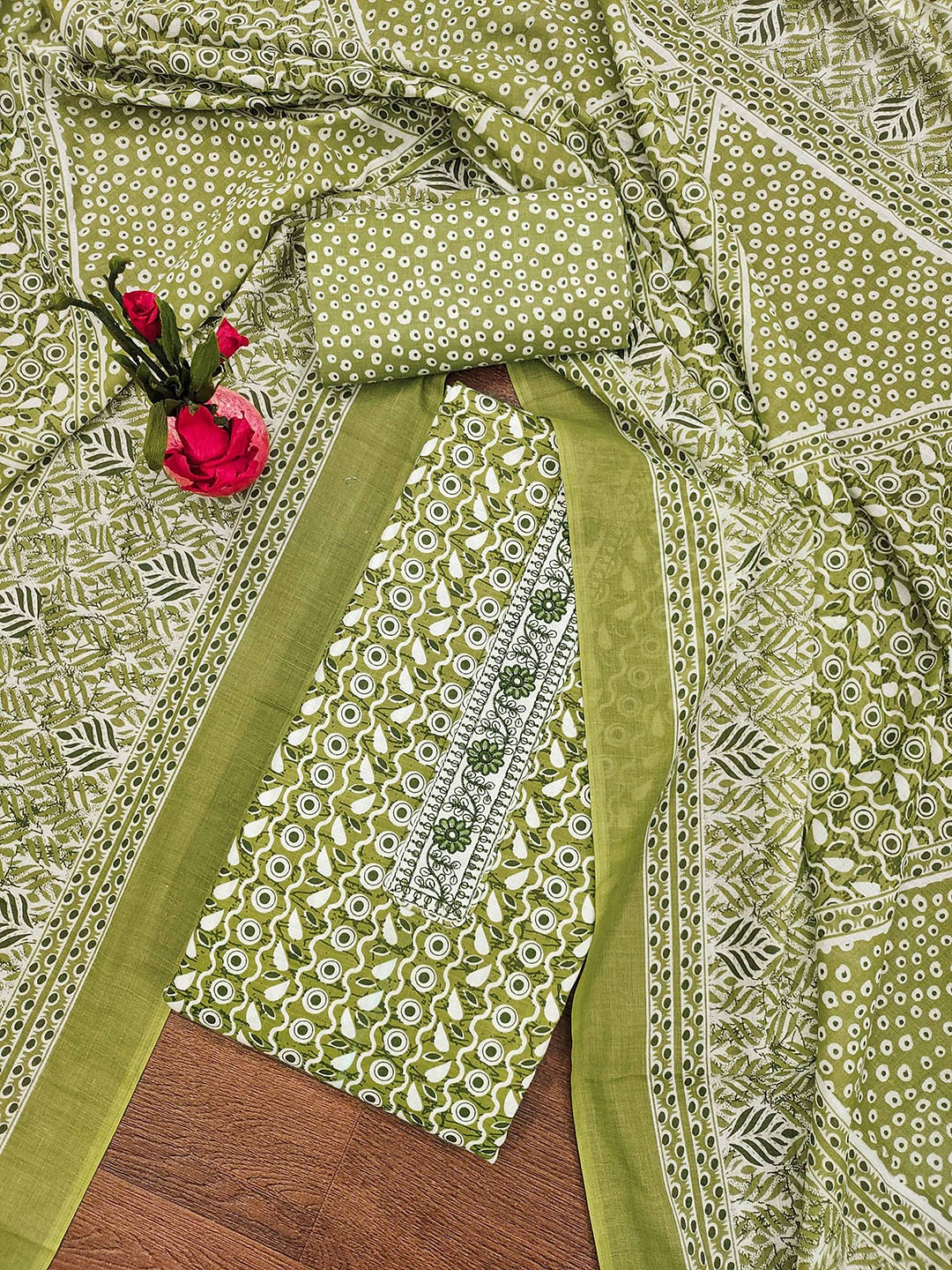 

SHADOW & SAINING Printed Unstitched Dress Material, Green