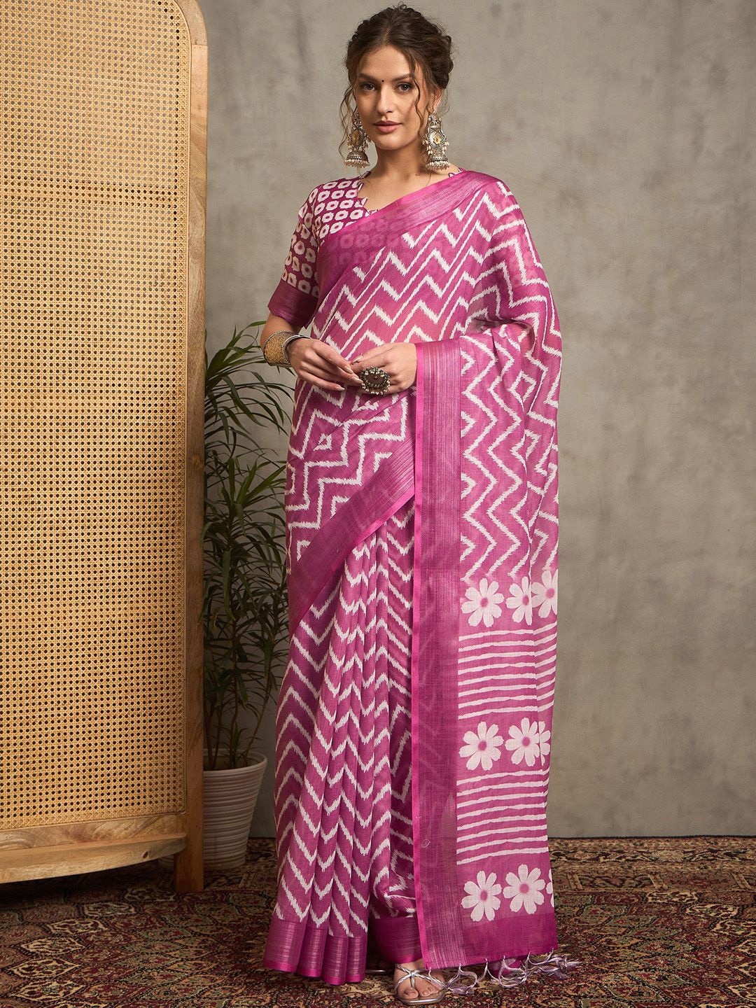 

Anouk Zari Linen Blend Block Printed Saree, Pink