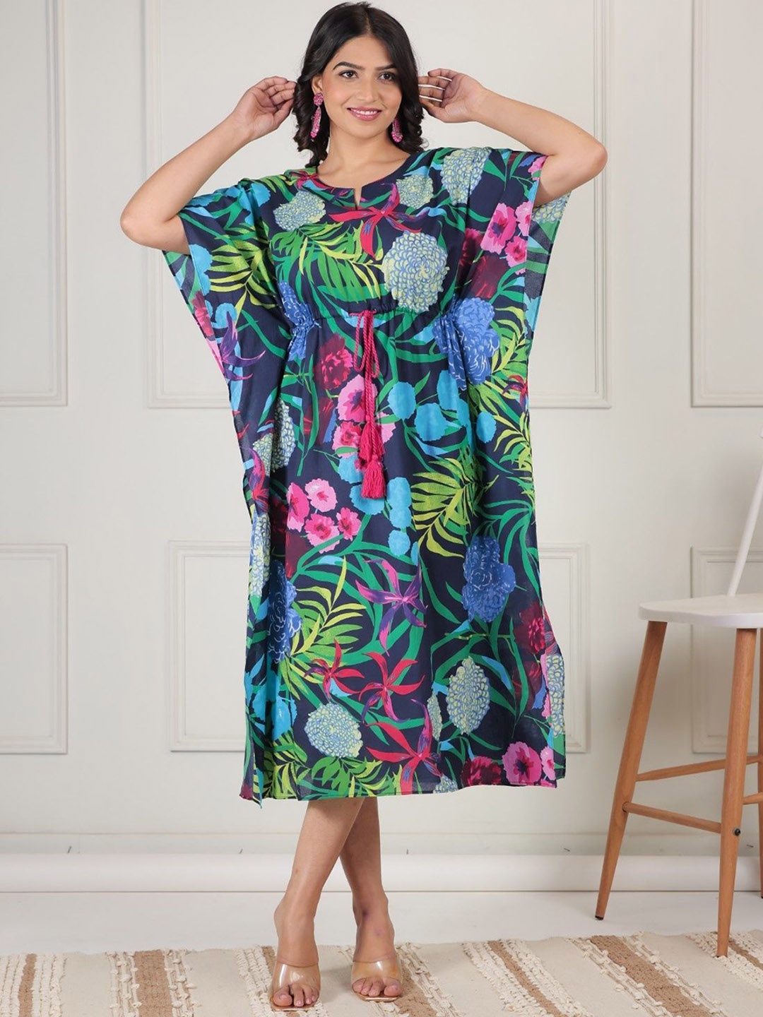 

Aramya Floral Printed Notch Neck Pure Cotton Kaftan Dress, Black
