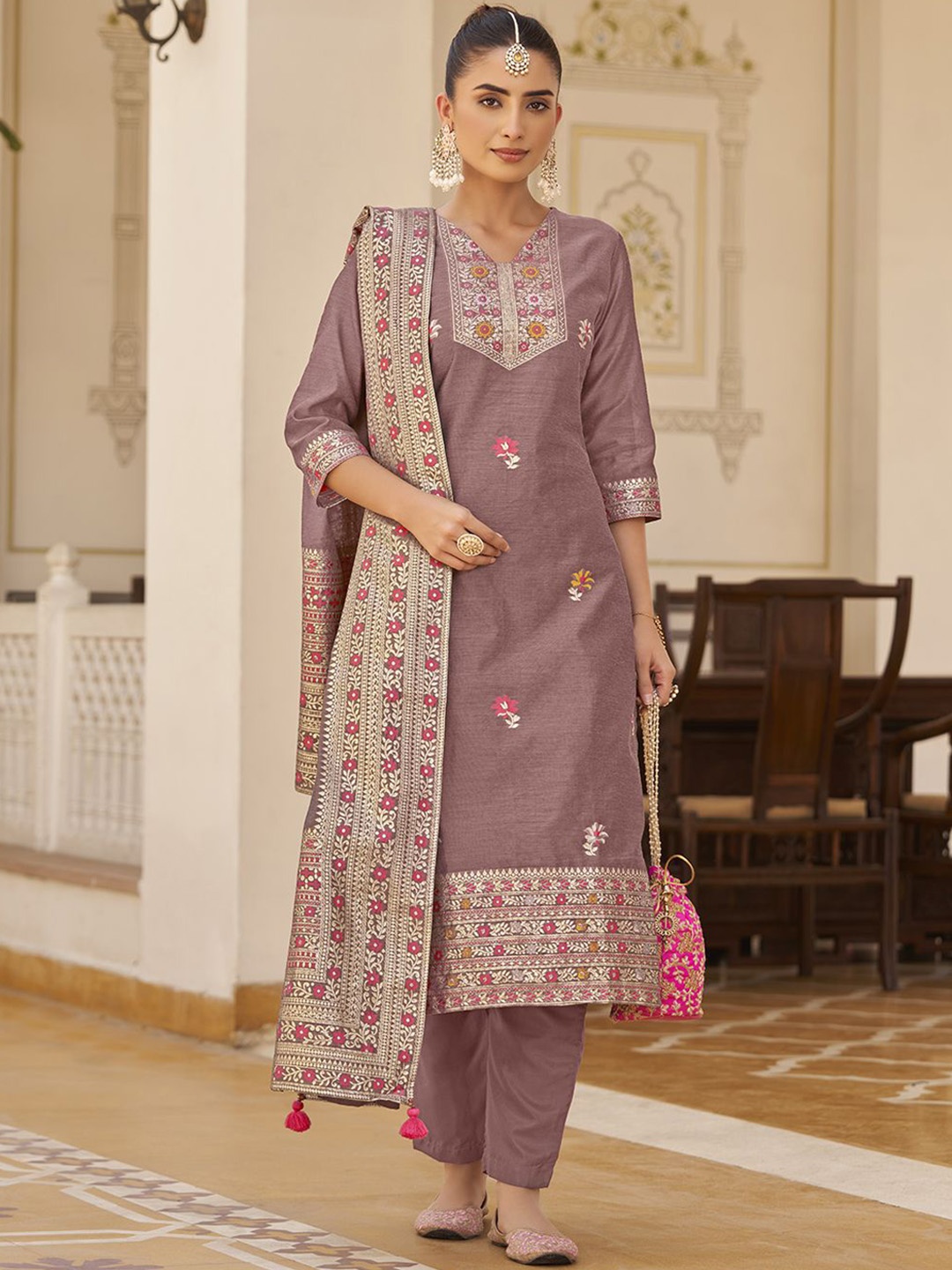 

DIVASTRI Floral Woven Design V-Neck Straight Kurta With Trousers And Dupatta, Violet