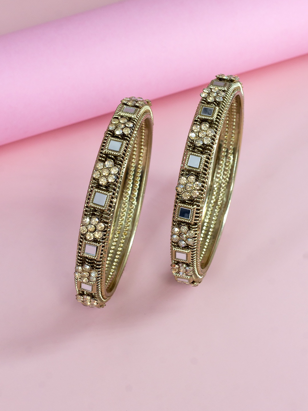 

PRIVIU Set Of 2 Gold-Plated Mirror & Stones Studded Bangles