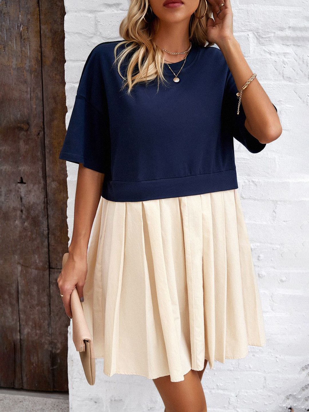 

The Roadster Lifestyle Co Round Neck Flared Mini Dress, Navy blue