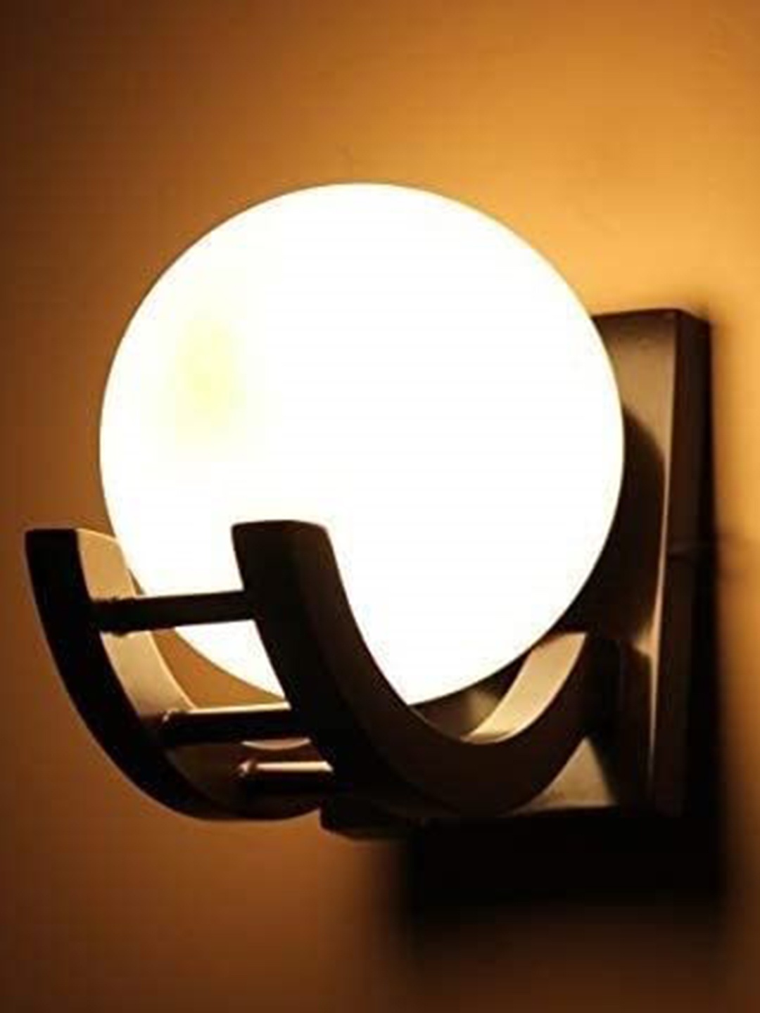 

KINIS Brown & White Wood Quirky Spherical Shaped Wall Lamp