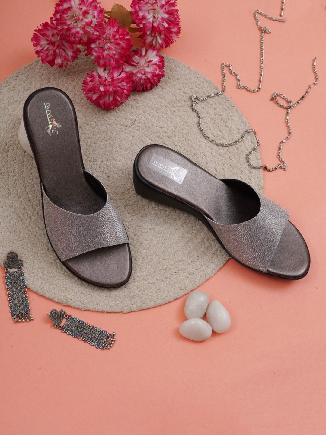 

TWINSSHOE Open Toes Heels, Grey