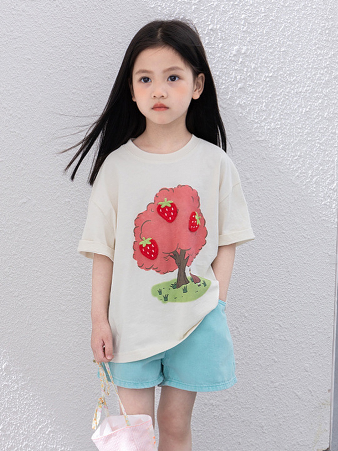 

LULU & SKY Girls Graphic Printed Round Neck Relaxed Fit T-shirt, Beige