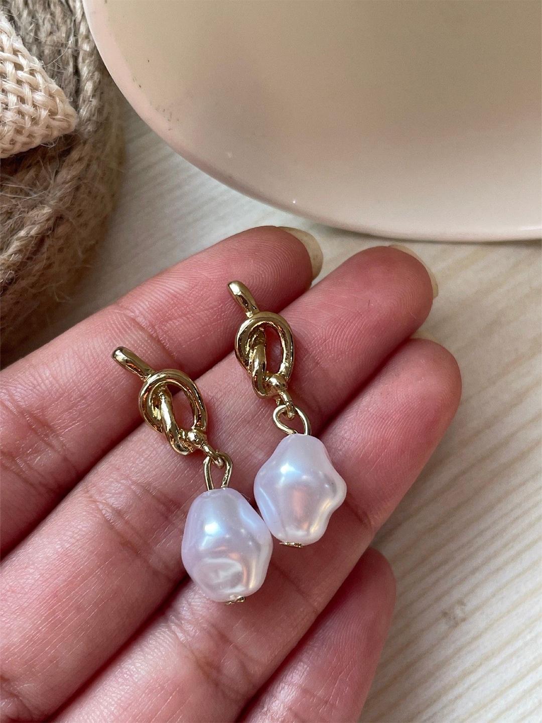 

ISHKAARA Gold-Plated Contemporary Pearls Drop Earrings