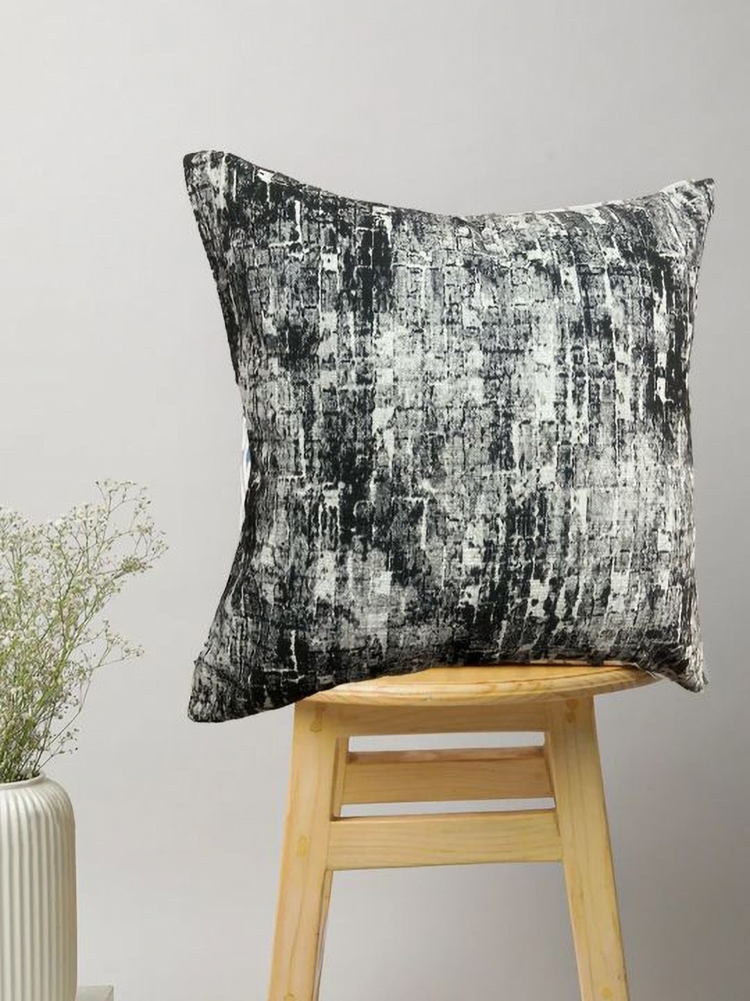 

SAJAVAT Black & White Printed Cotton Square Cushion Cover