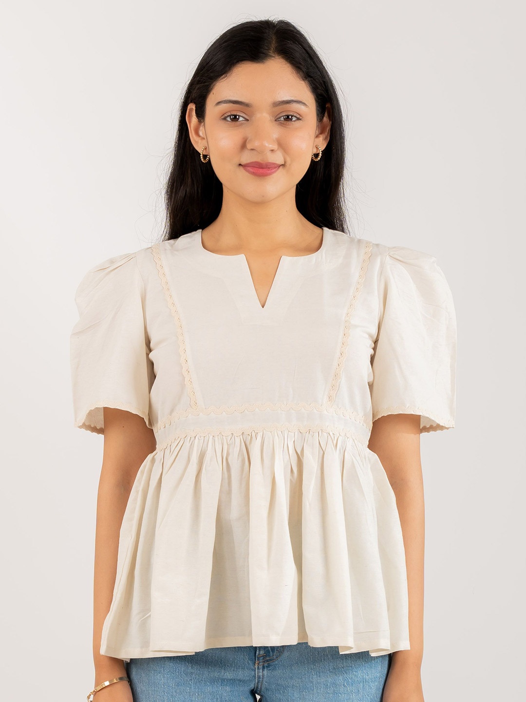 

MONOMEE Women V Neck Puff Sleeve Lace Inserts Peplum Top, Off white