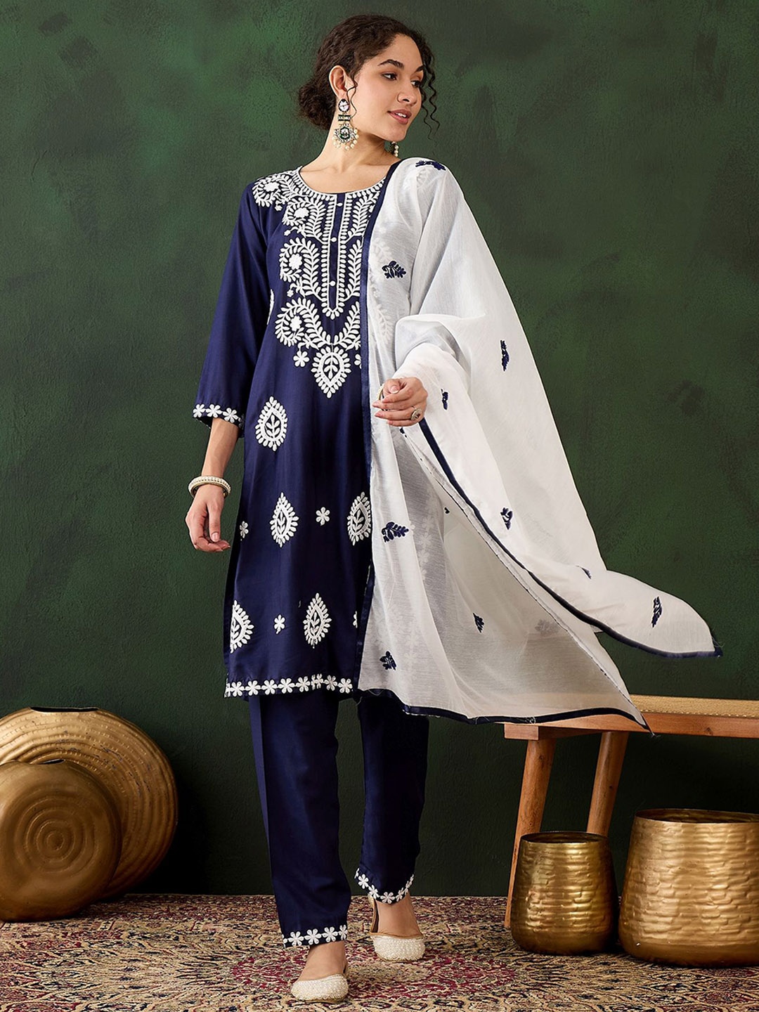 

DIVASTRI Floral Embroidered Chikankari Straight Kurta With Trouser And Dupatta, Navy blue