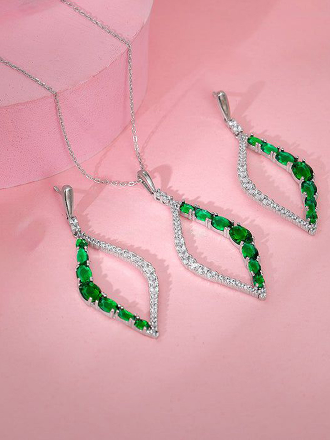 

GIVA 925 Silver-Plated Cubic Zirconia Studded Remarkable Set