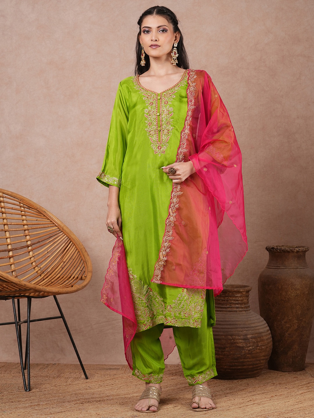 

FASHOR Floral Embroidered Kurta With Trousers & Dupatta, Green
