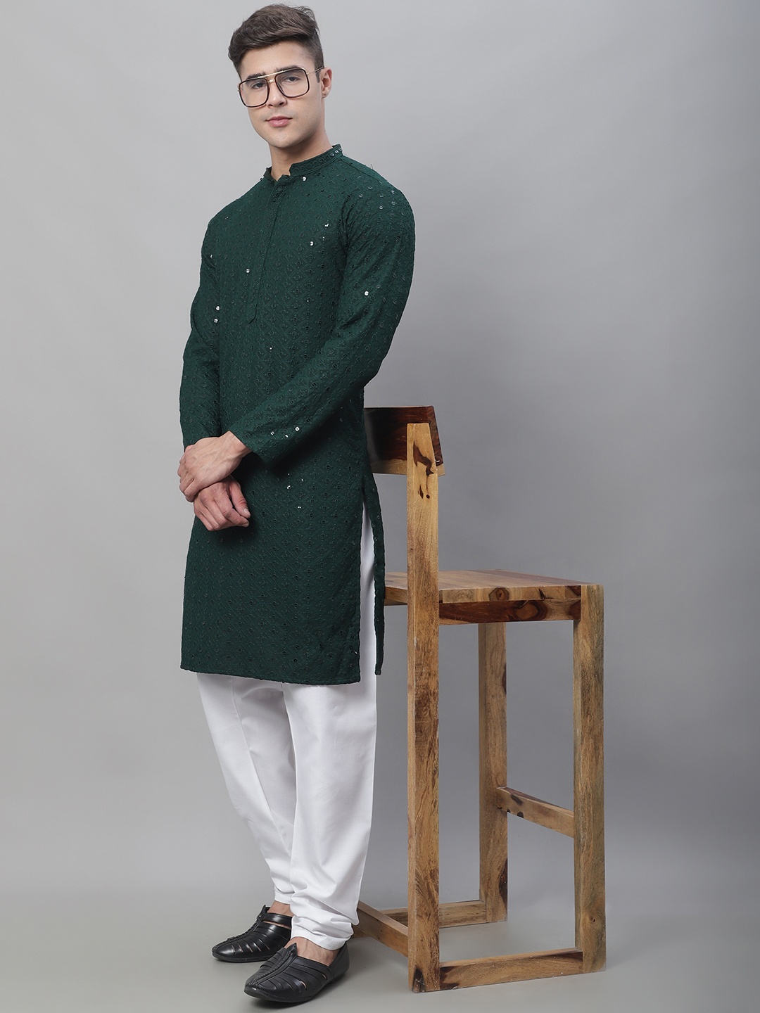

SOJANYA Geometric Embroidered Pure Cotton Kurta With Churidar, Green