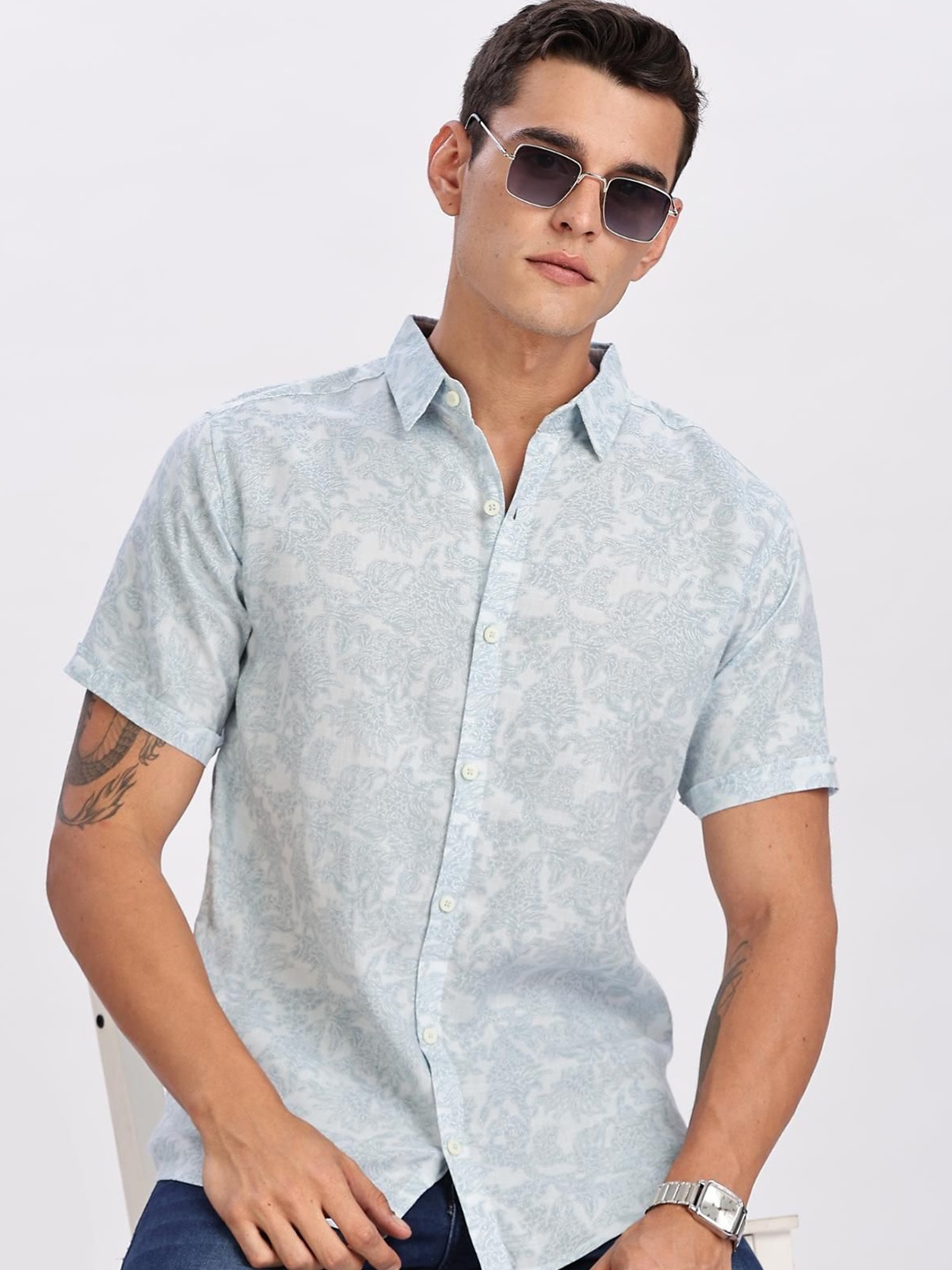 

COLOR HUNT Men Regular Fit Spread Collar Abstract Printed Casual Shirt, White