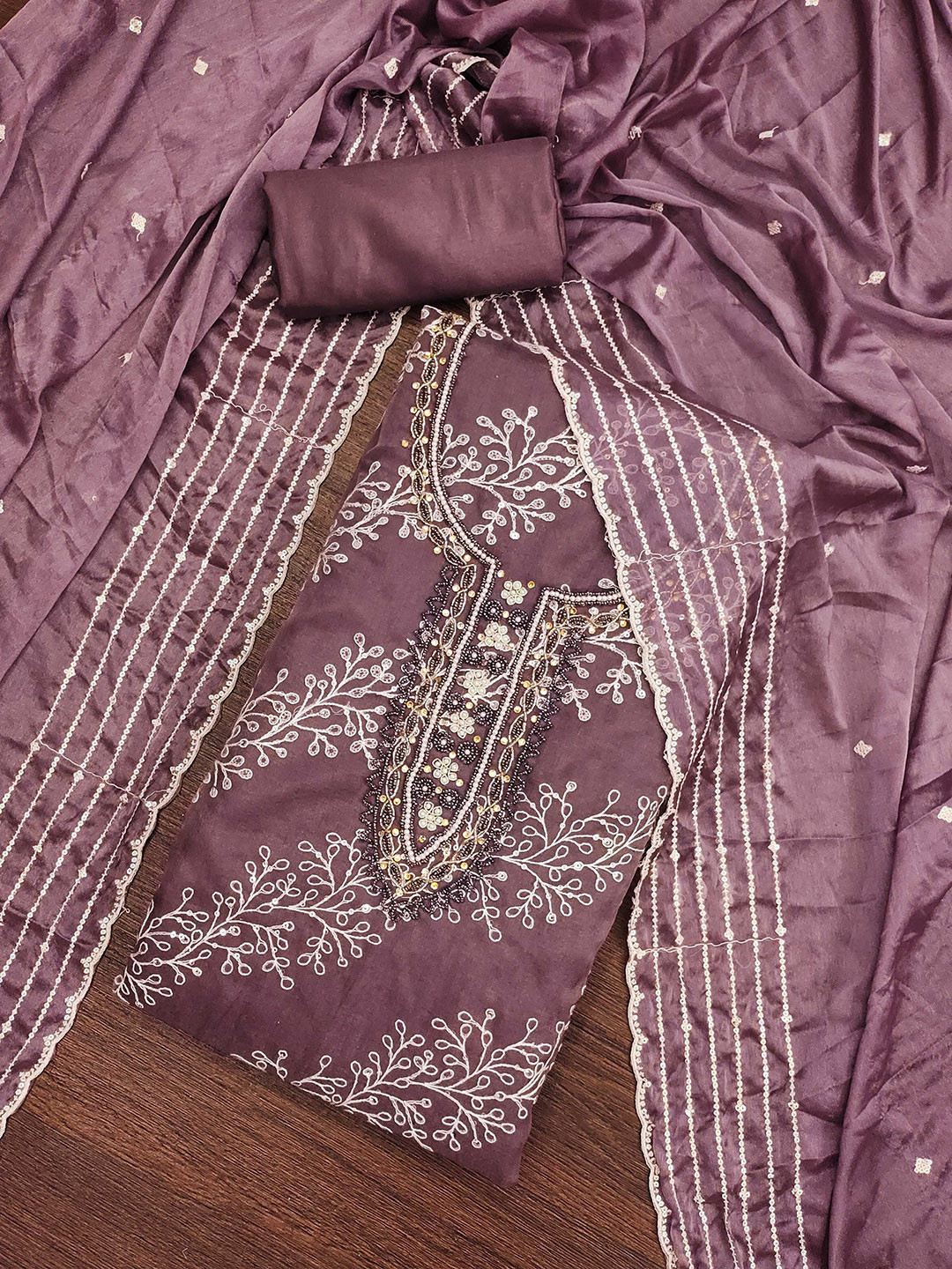 

SHADOW & SAINING Floral Embroidered Beads and Stones Organza Unstitched Dress Material, Purple