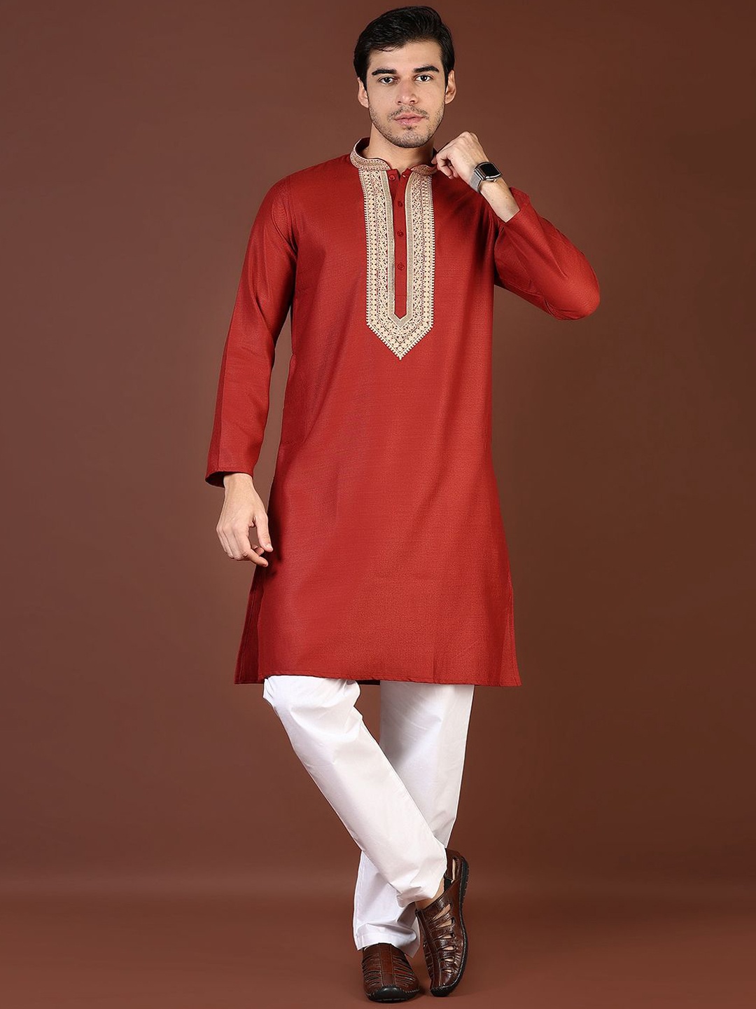 

V-Mart Floral Yoke Design Mandarin Collar Zari Straight Kurta With Pyjama, Red