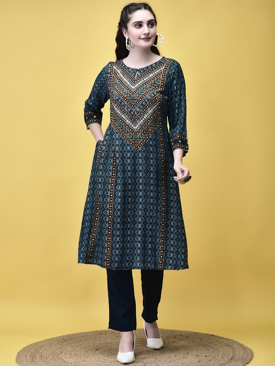 

Shree Geometric Printed Keyhole Neck A-Line Liva Kurta, Navy blue