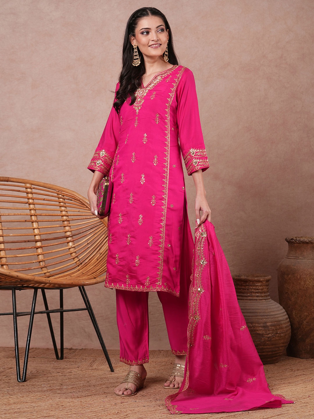 

FASHOR Floral Printed Regular Sequinned Kurta With Salwar & Dupatta, Pink