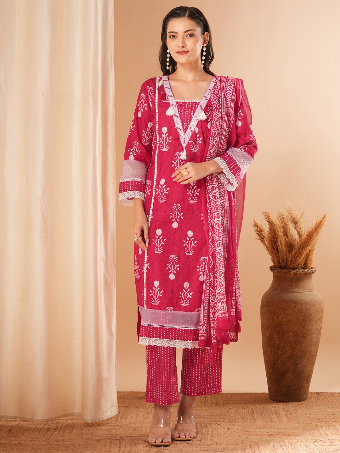 

FASHOR Ethnic Motifs Printed V-Neck Pure Cotton Kurta With Trousers & Dupatta, Pink