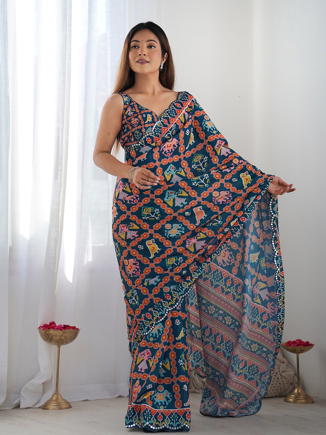 

Globon Impex Ethnic Motifs Mirror Work Pure Chiffon Saree, Teal