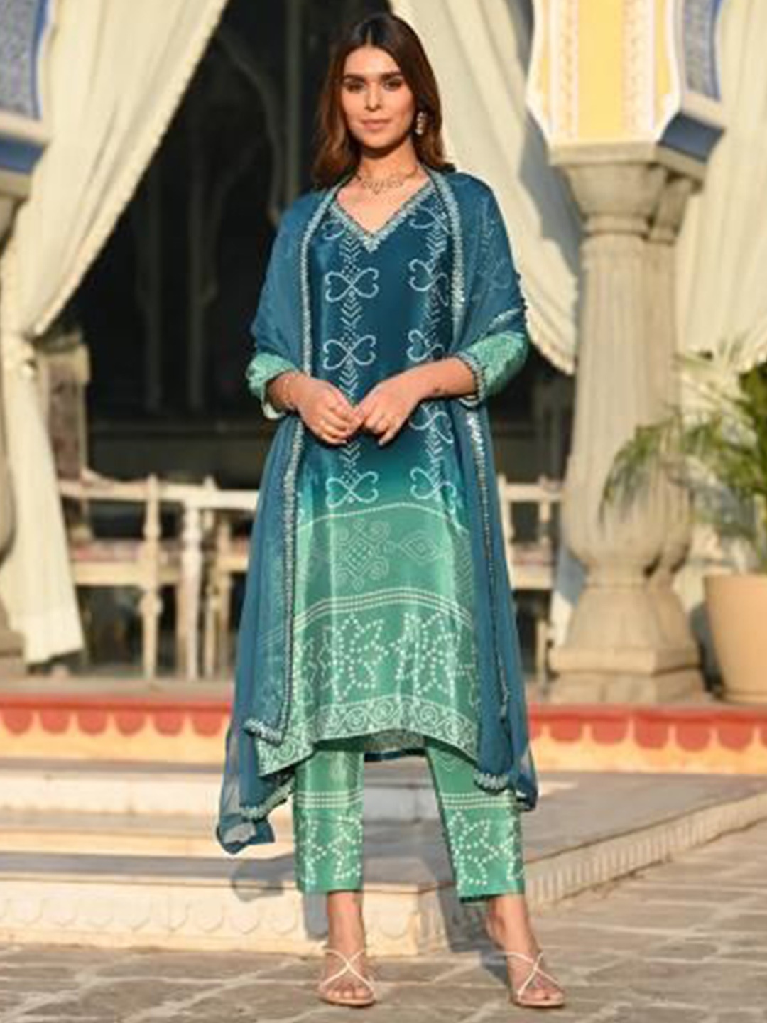 

Fashion Basket Ethnic Motifs Printed V-Neck Straight Kurta With Trousers And Dupatta, Turquoise blue
