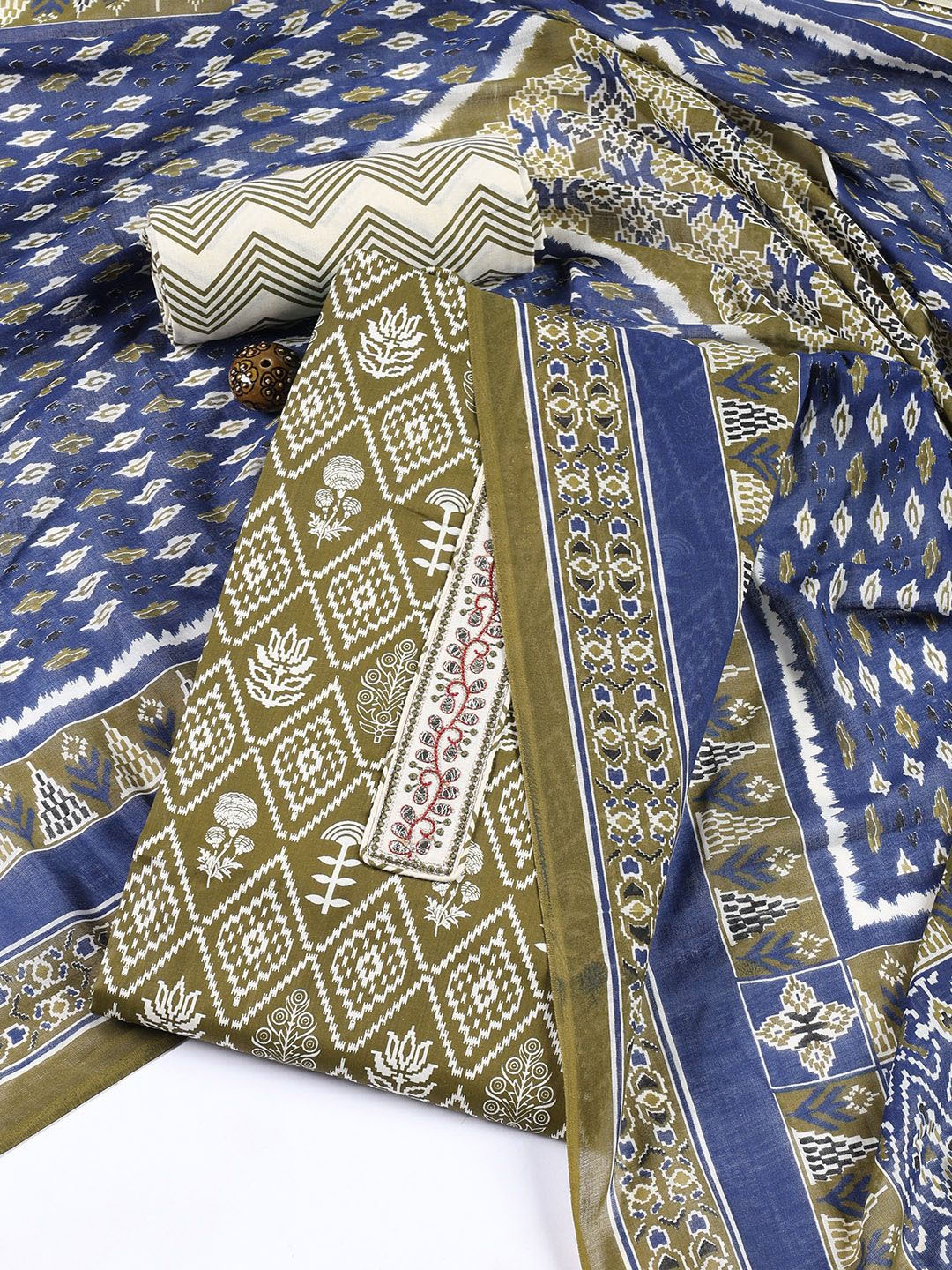 

Meena Bazaar Ethnic Motifs Printed Thread Work Unstitched Dress Material, Green