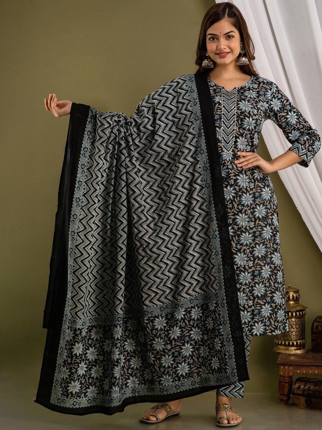 

Prathmikta Floral Printed Notch Neck Pure Cotton Straight Kurta With Trousers & Dupatta, Black