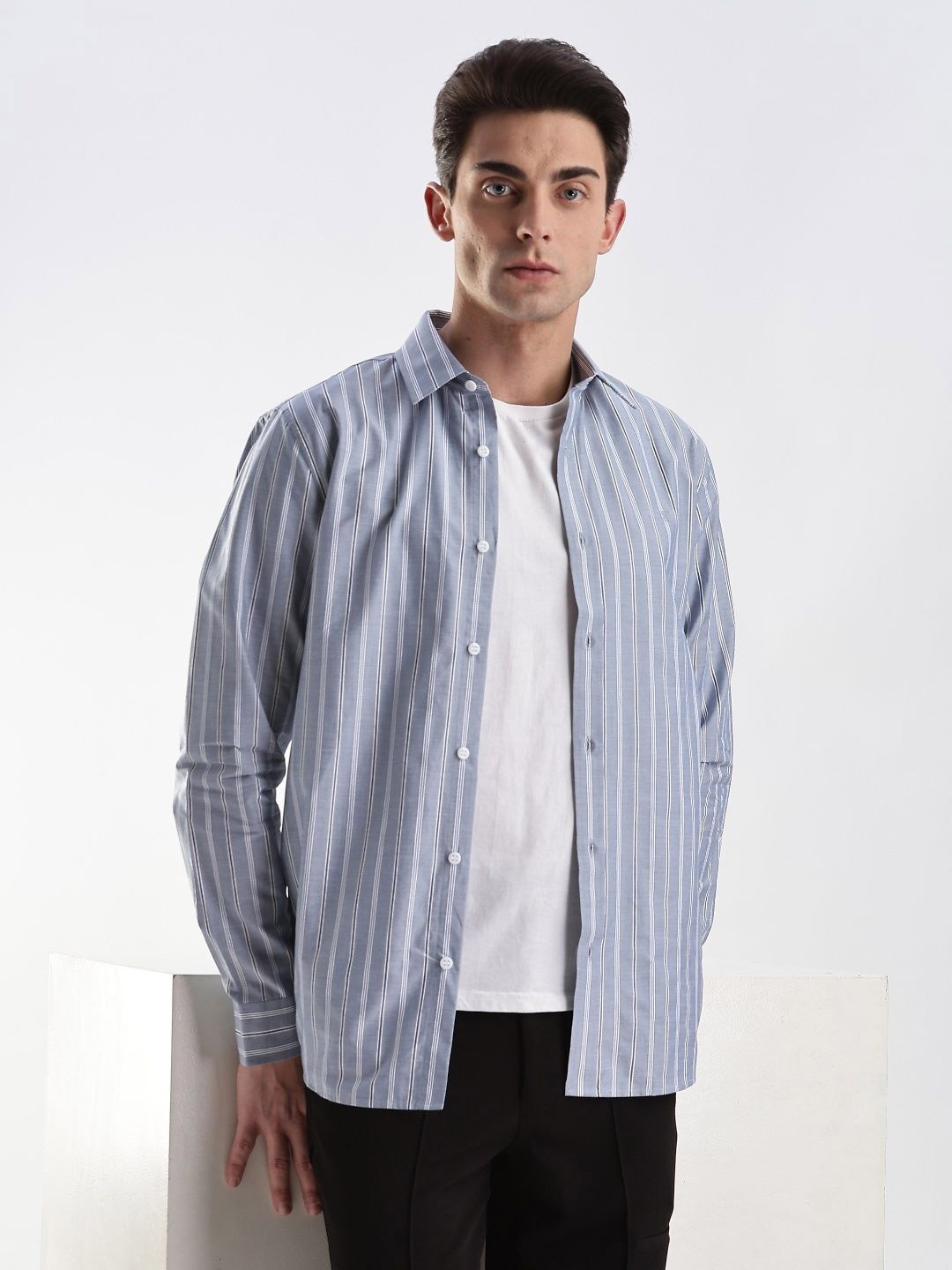 

Calvin Klein Jeans Men Slim Fit Spread Collar Vertical Striped Cotton Casual Shirt, Blue