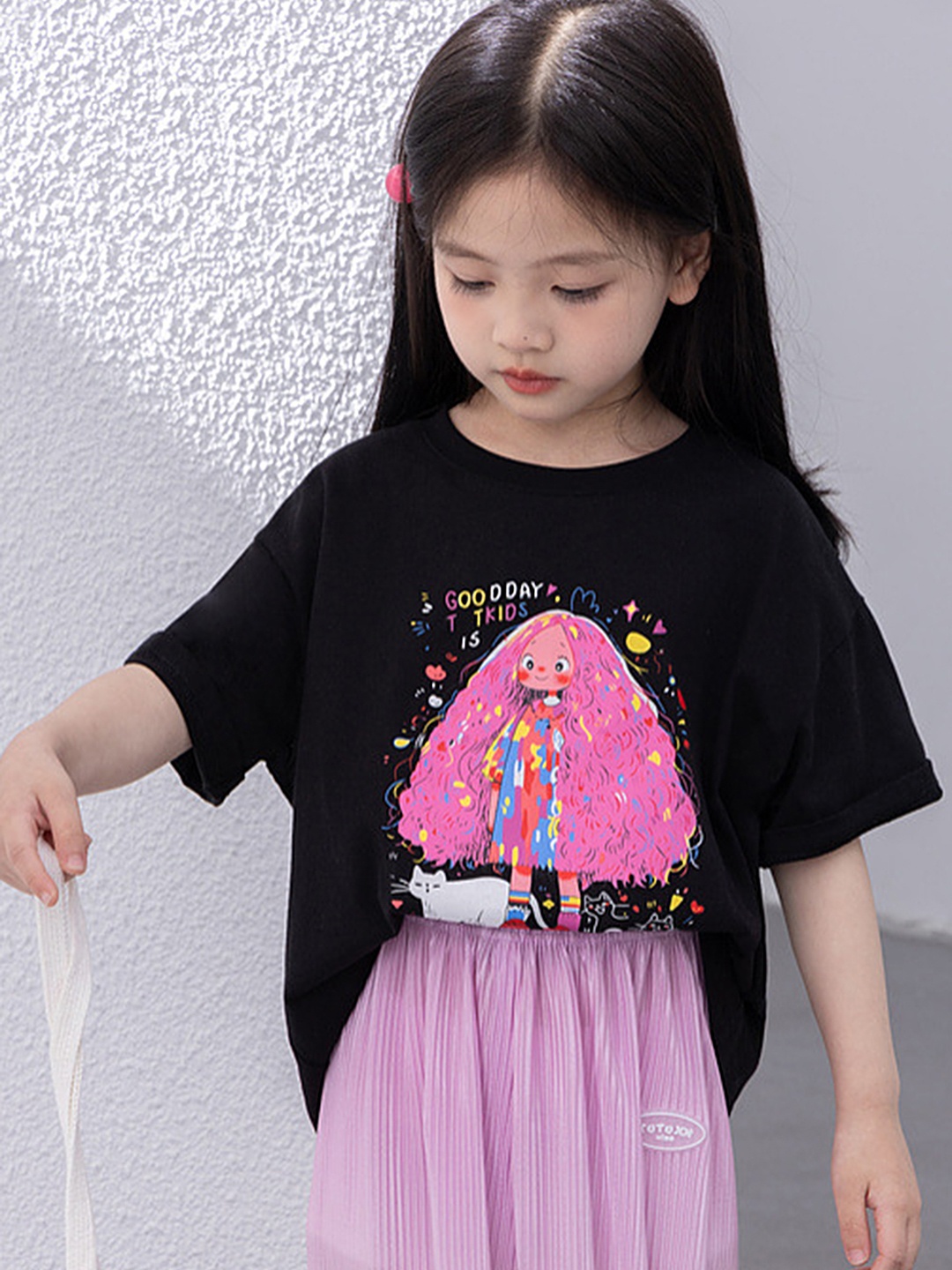

LULU & SKY Girls Graphic Printed Round Neck Relaxed Fit T-shirt, Black