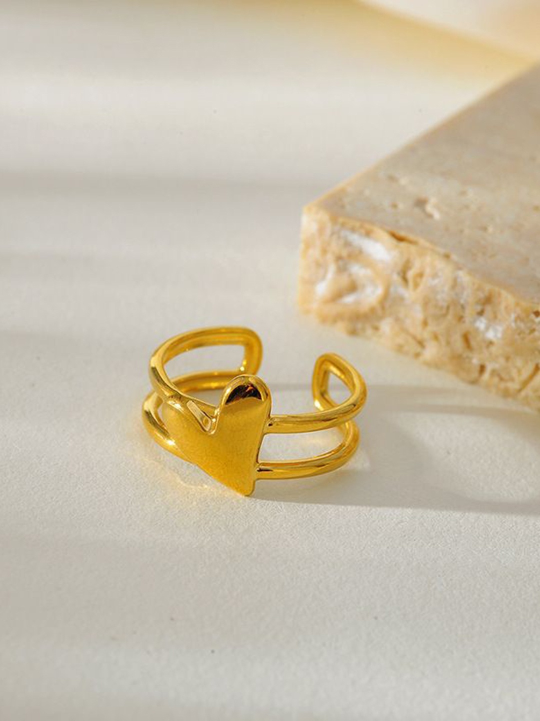 

Just Lil Things Double Heart Shape Finger Ring, Gold