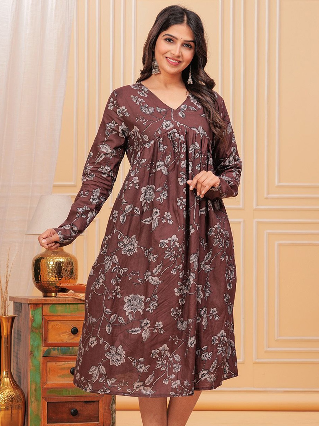 

THE WHITE FEATHERS Floral Printed Empire Dress, Brown