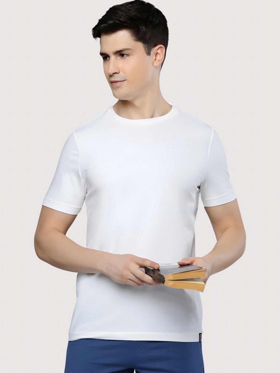 

SZN Men Chhota Bheem Graphic Printed Round Neck Cotton T-shirt, White
