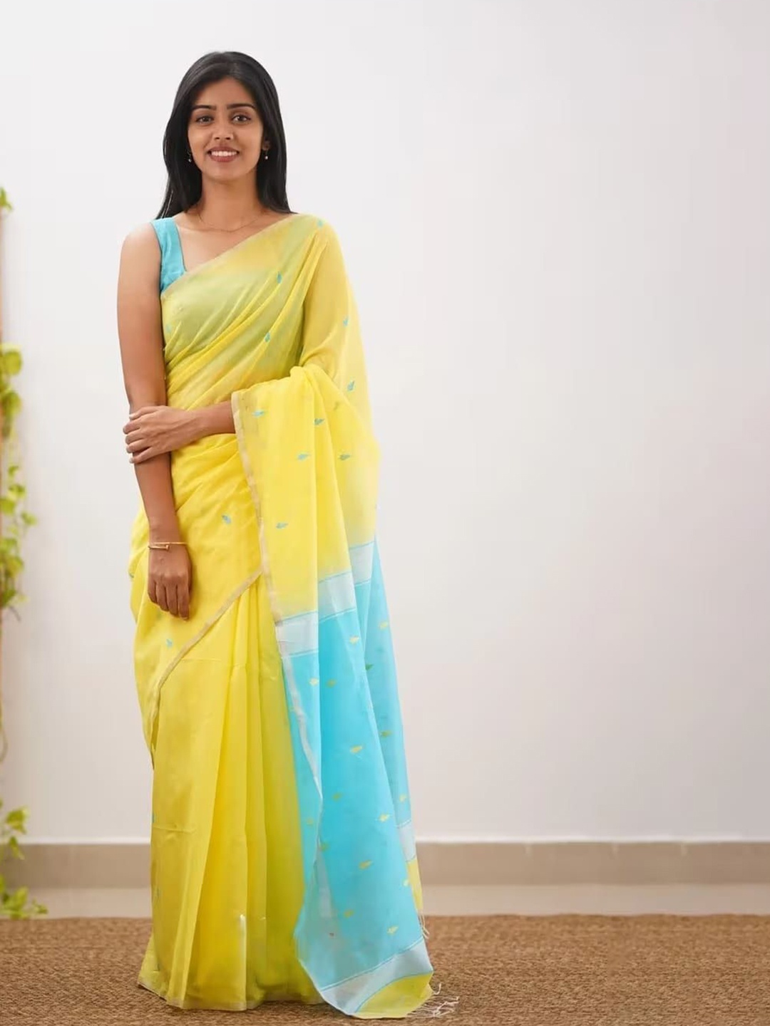 

JULEE Ethnic Motifs Saree, Yellow