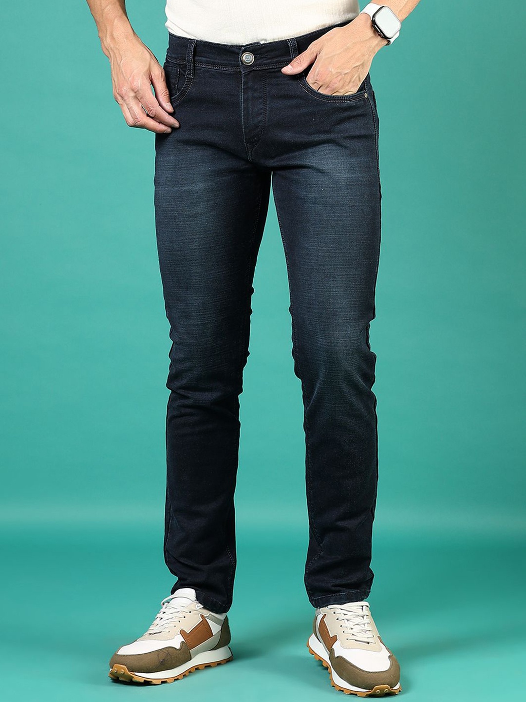 

V-Mart Men Slim Fit Mid-Rise Light Fade Cotton Jeans, Blue