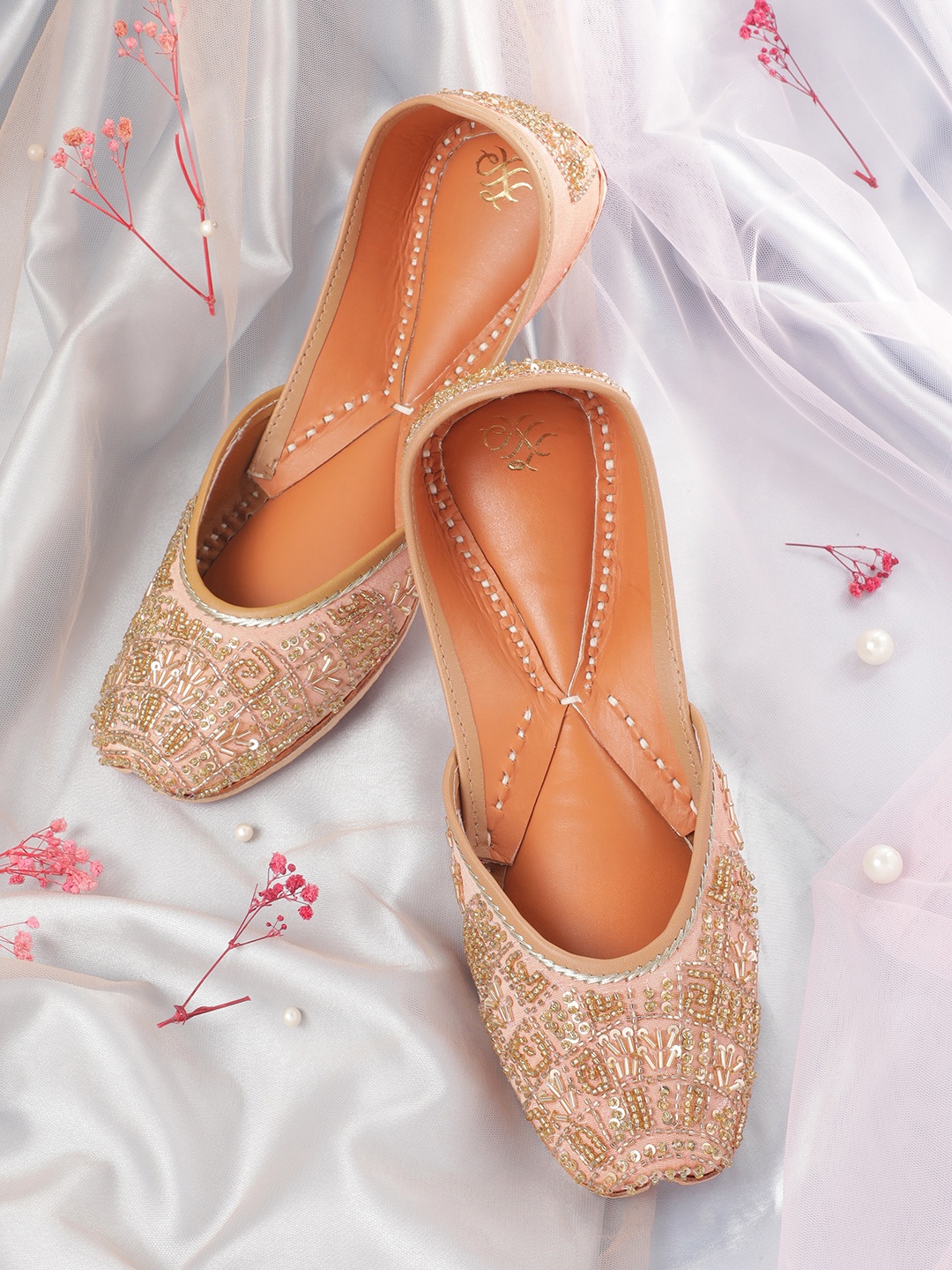 

House of Pataudi Women Ethnic Embellished Mojaris, Peach