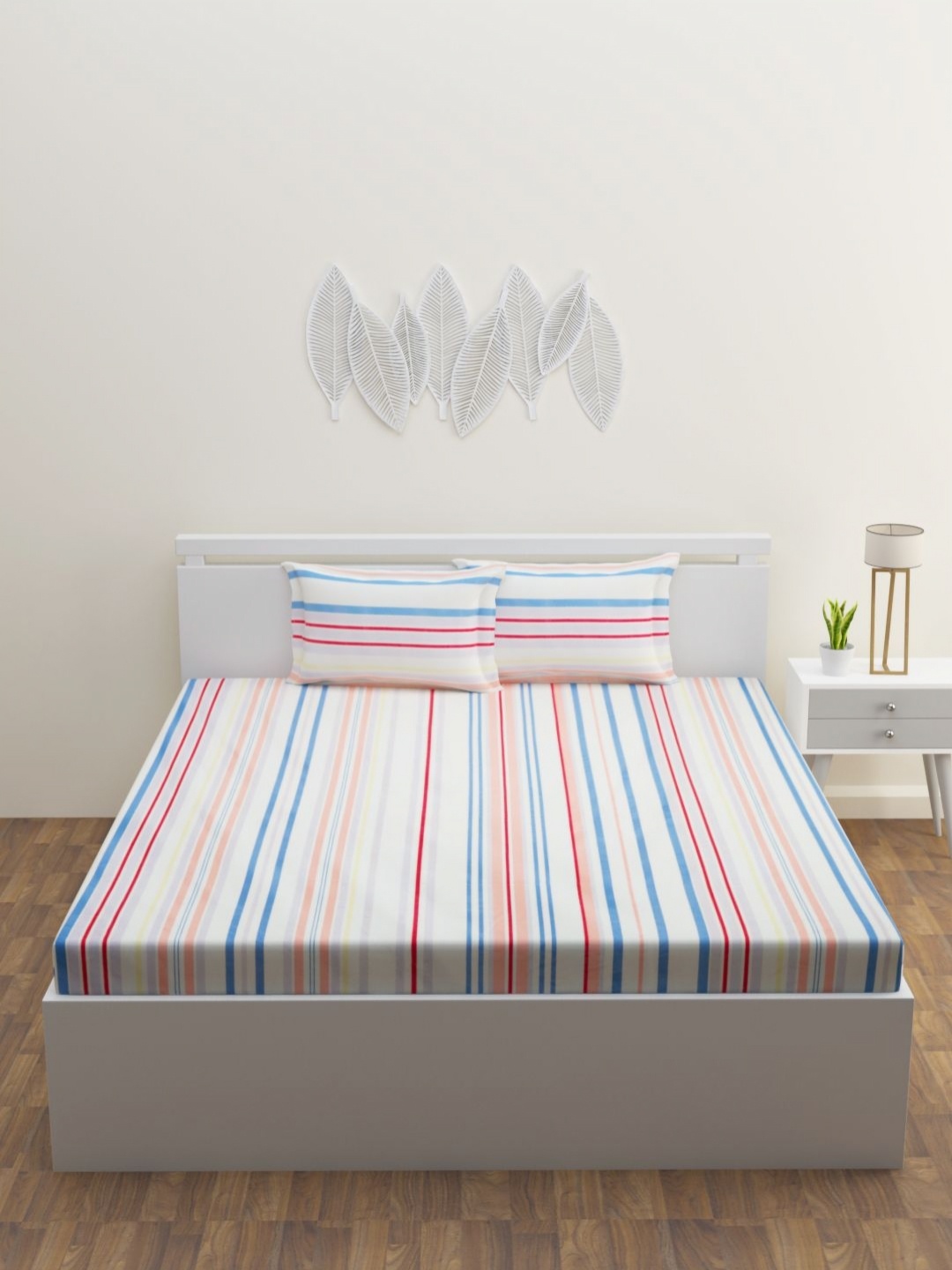 

HOME AFFAIRS White & Red Geometric 160 TC Single Bedsheet Set 1.5 m x 2.2 m