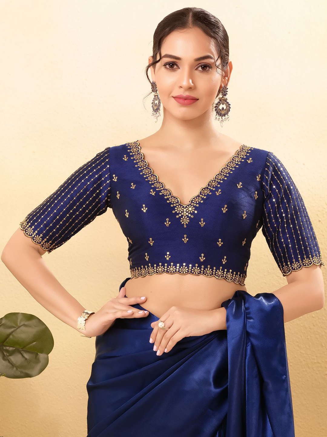 

VAMAS - THE DESIGNER BLOUSES Women V-Neck Padded Saree Blouse, Navy blue