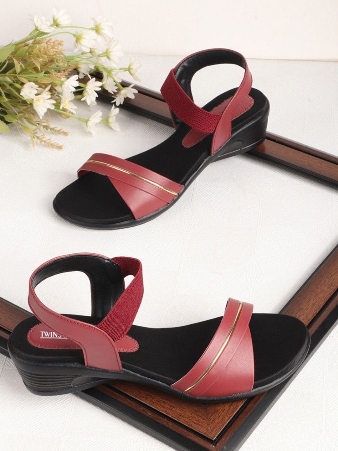 

TWINSSHOE Women Wedge Heels, Red