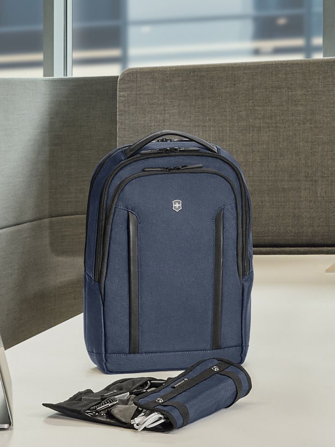 

Victorinox Unisex Laptop Backpack, Blue
