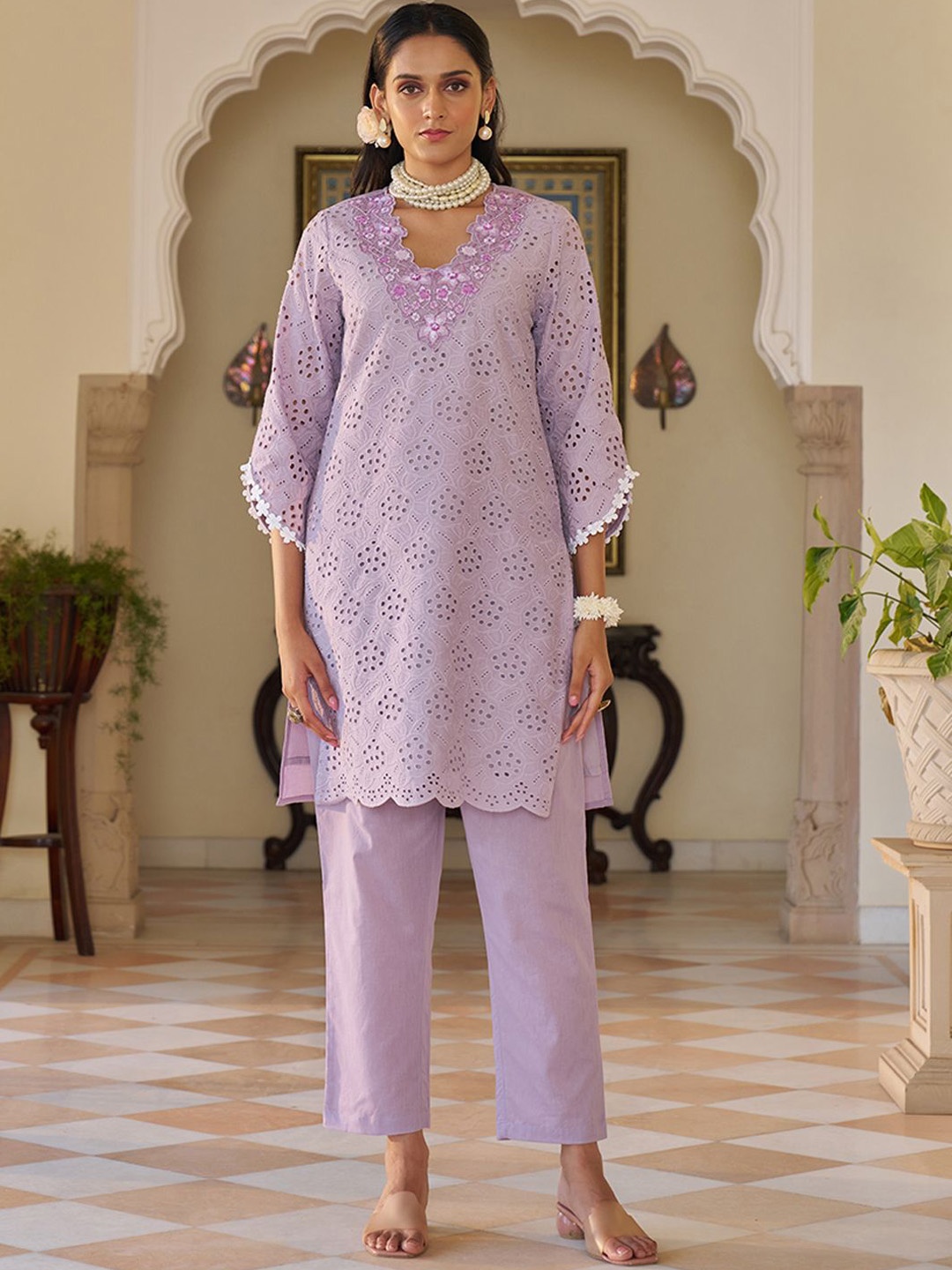 

HEEPOSH Self Design V Neck Pure Cotton Straight Kurta With Trousers, Lavender