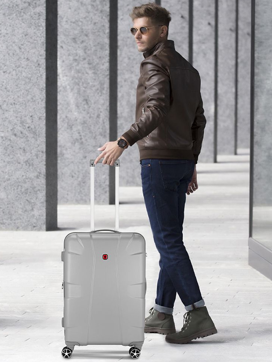 

Wenger Cote D' Azure Unisex Hard-Sided Medium Trolley Bag, Grey